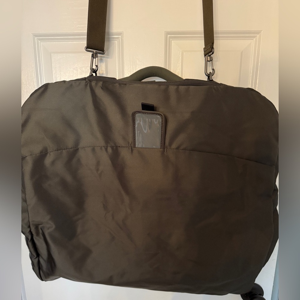 Briggs & Riley Travelware Transcend Bi-fold Garment Bag - Picture 2 of 14
